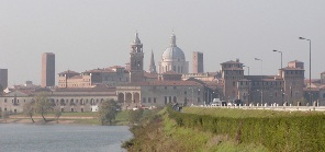 Mantova vista dall'ingresso di ponte San Giorgio