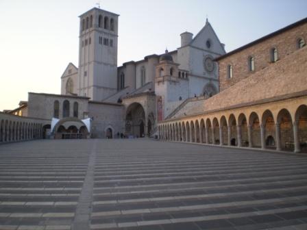 Piazza Basilica Inferiore San Francesco ad Assisi