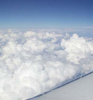 nuvole viste da sopra: un'immagine classica e bellissima legata al volo